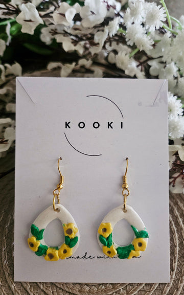 White and Yellow Flowers Earrings
